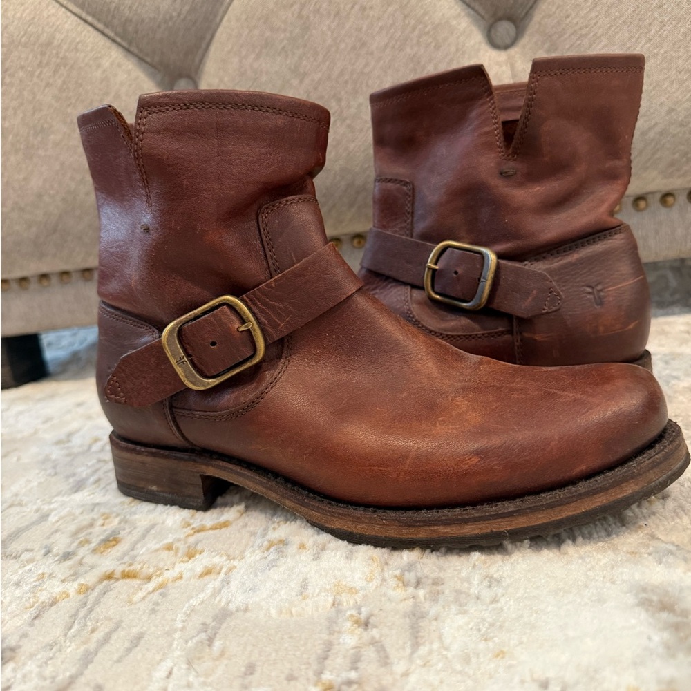 Frye size 8.5 Brown Leather Combat & Moto Boots worn once excellent condition